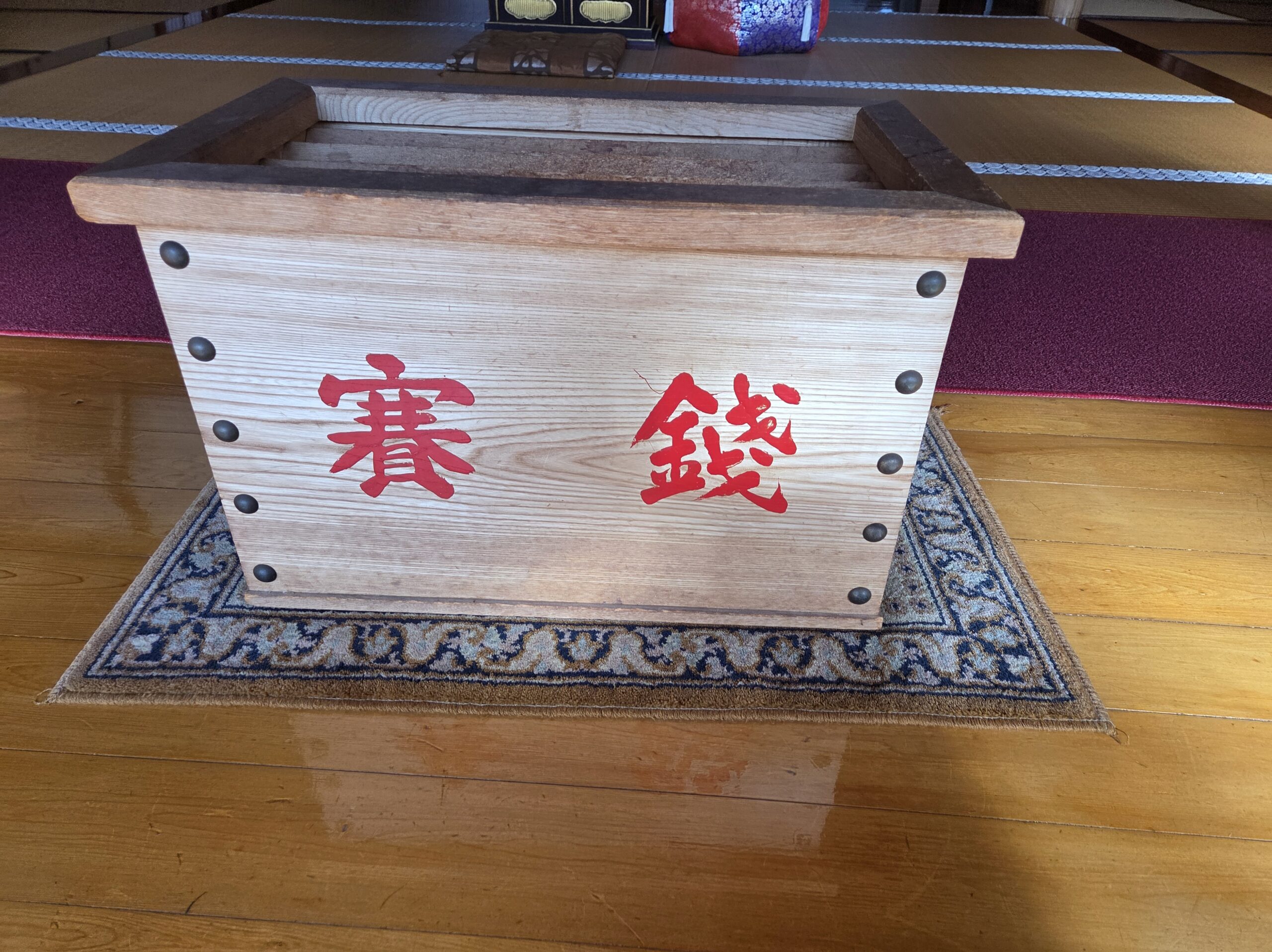 お賽銭の電子化は「あり」か「なし」か